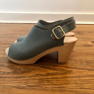 Bryr Suzie Spanish Toe Clogs